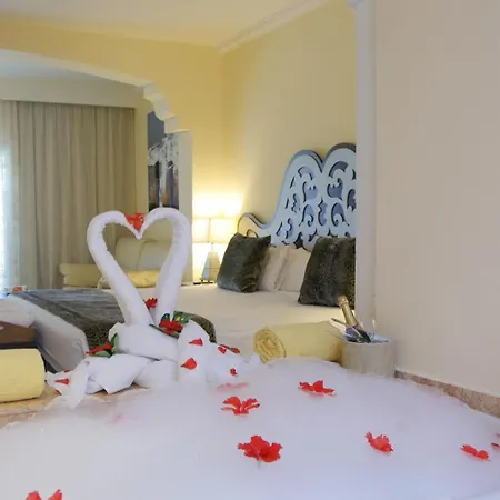 Majestic Colonial Punta Cana (Adults Only) Room photo A bedroom at the hotel