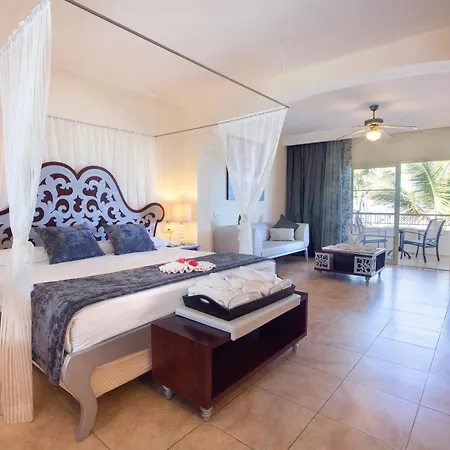 Majestic Colonial Punta Cana (Adults Only) Room photo Junior Suite