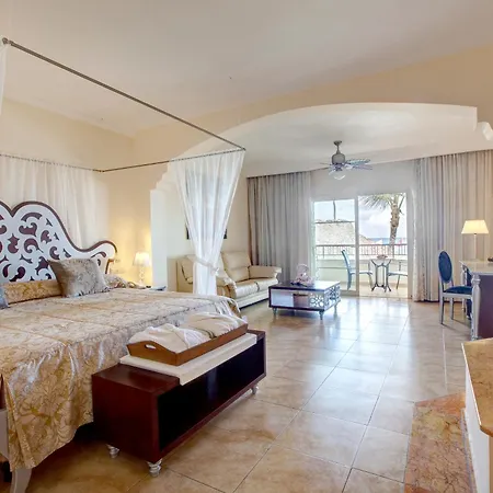 Majestic Colonial Punta Cana (Adults Only) Room photo Junior Suite