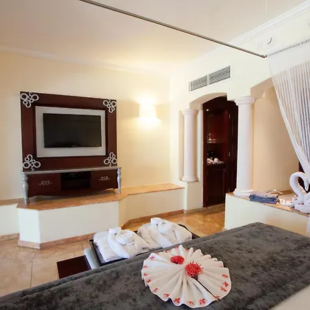 Majestic Colonial Punta Cana (Adults Only) Room photo Suite at the Grand Hotel